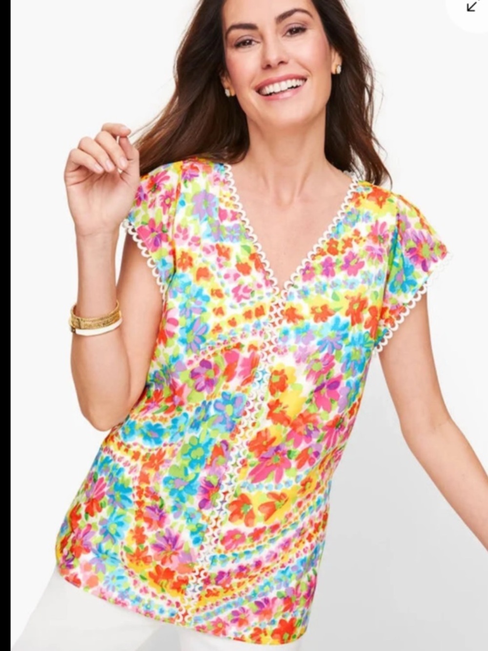 Talbots petites Lp Multicolor bright floral crochet Loop Trim blouse